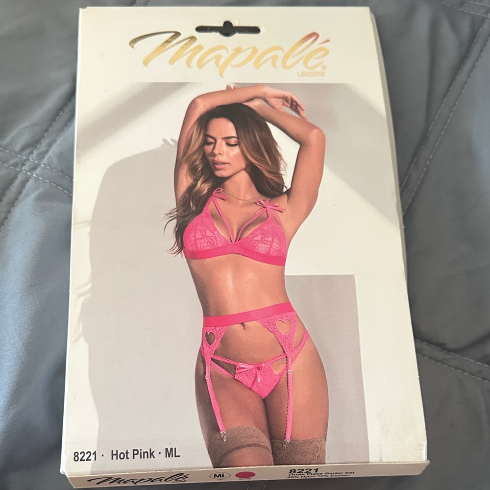Mapalé Hot Pink Lace Bra Set